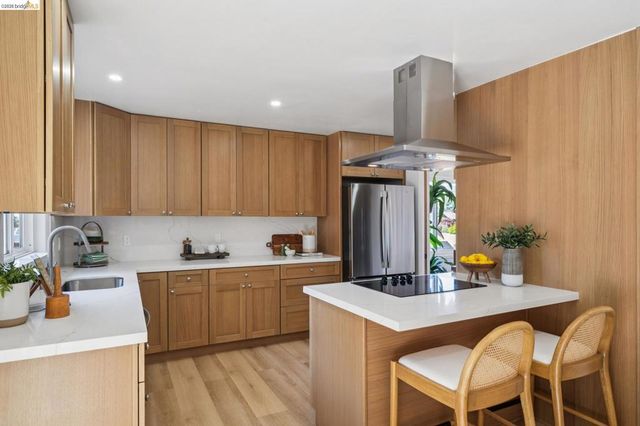 5263 Proctor Avenue, Oakland, CA 94618