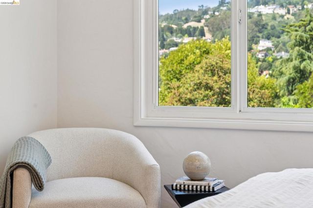 5263 Proctor Avenue, Oakland, CA 94618