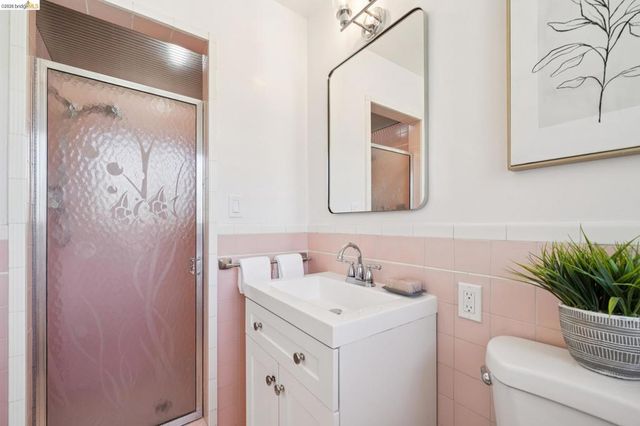5263 Proctor Avenue, Oakland, CA 94618