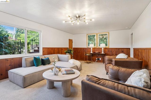 5263 Proctor Avenue, Oakland, CA 94618
