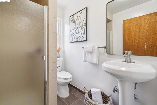 5263 Proctor Avenue, Oakland, CA 94618