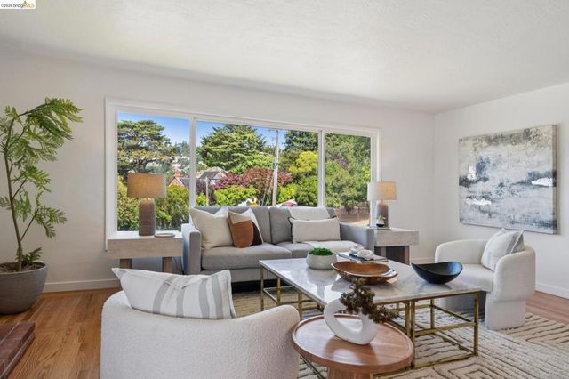 5263 Proctor Avenue, Oakland, CA 94618