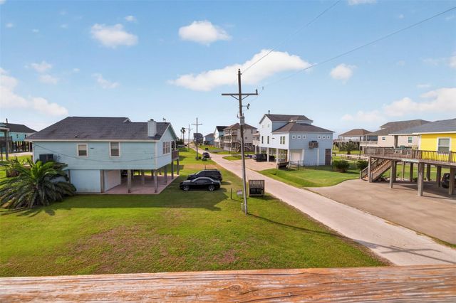 844 Eastview, Crystal Beach, TX 77650