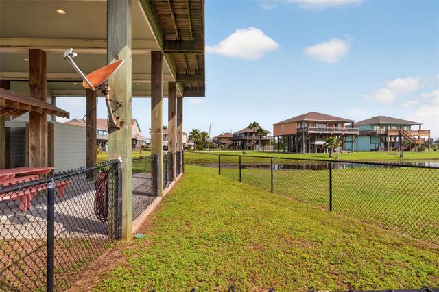 844 Eastview, Crystal Beach, TX 77650