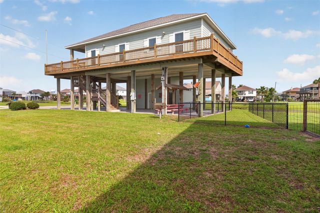 844 Eastview, Crystal Beach, TX 77650