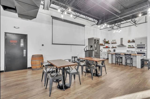 11 Almgren Dr A26, Agawam, MA 01001