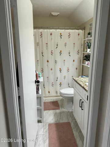 4110 Hickoryview Dr, Louisville, KY 40299