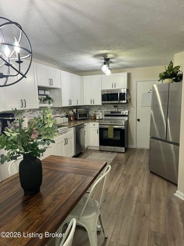 4110 Hickoryview Dr, Louisville, KY 40299