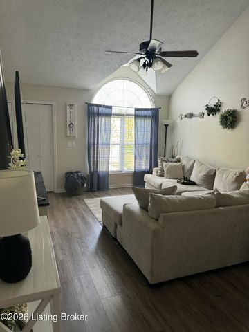 4110 Hickoryview Dr, Louisville, KY 40299