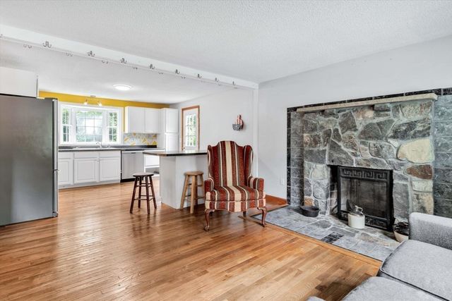 69R Anthony St, Berkley, MA 02779