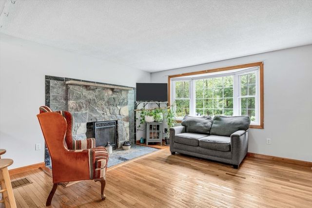 69R Anthony St, Berkley, MA 02779