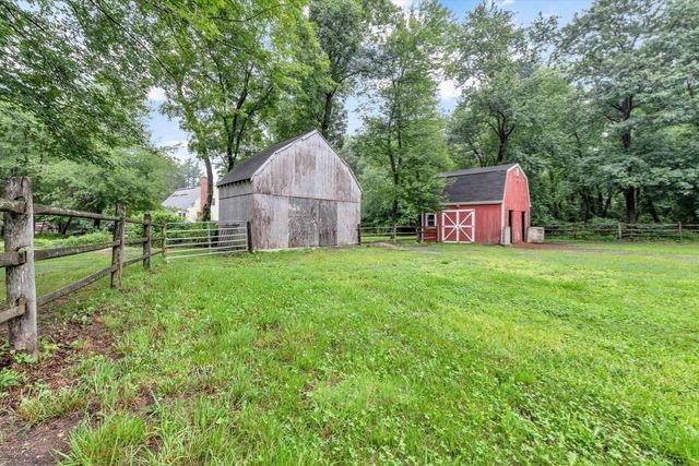 69R Anthony St, Berkley, MA 02779