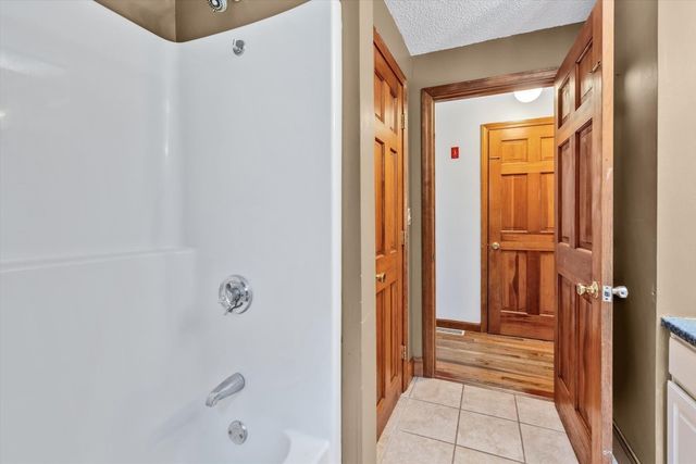69R Anthony St, Berkley, MA 02779