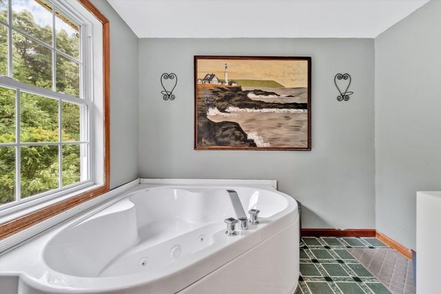 69R Anthony St, Berkley, MA 02779