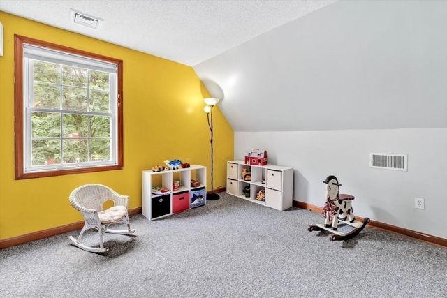 69R Anthony St, Berkley, MA 02779
