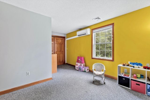 69R Anthony St, Berkley, MA 02779