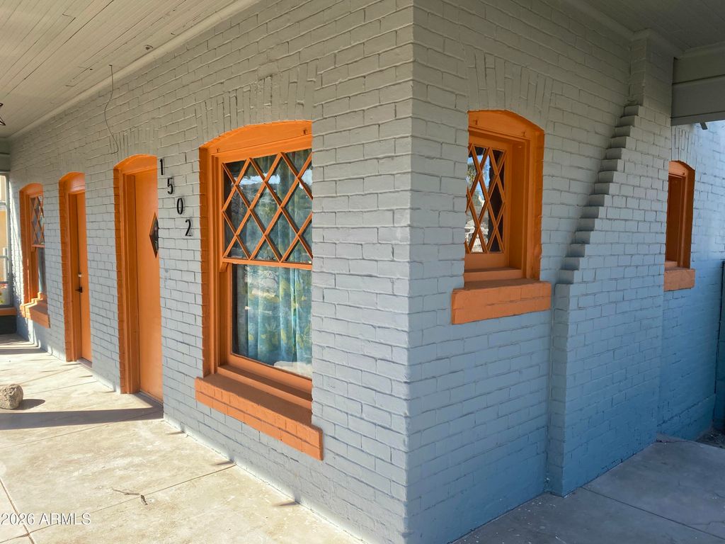 Image 5 of property listing at 1502 W MONROE Street, Phoenix, AZ 85007