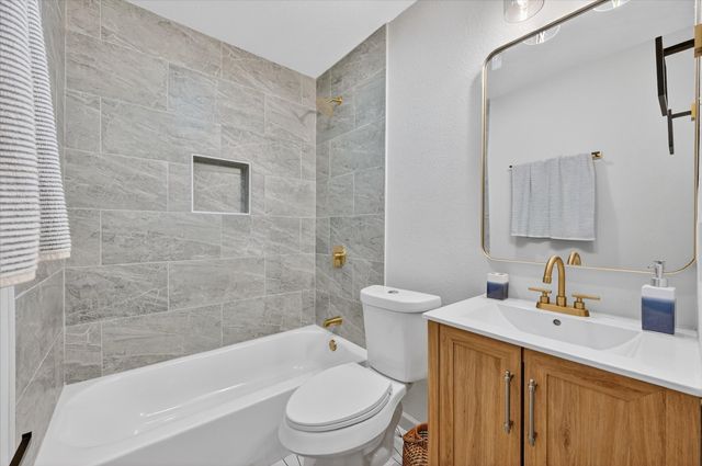 6628 Onyx Drive N, North Richland Hills, TX 76180