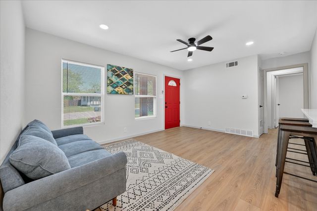 6628 Onyx Drive N, North Richland Hills, TX 76180