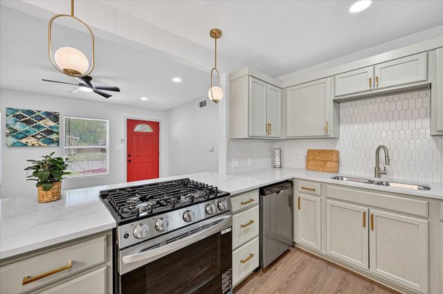 6628 Onyx Drive N, North Richland Hills, TX 76180