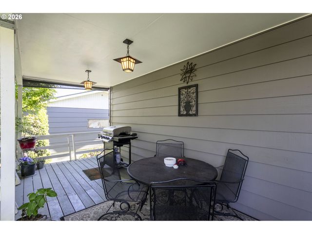 13725 Ne FREMONT Ct, Portland, OR 97230