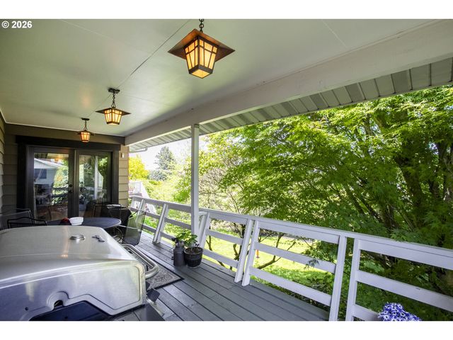 13725 Ne FREMONT Ct, Portland, OR 97230