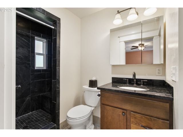13725 Ne FREMONT Ct, Portland, OR 97230