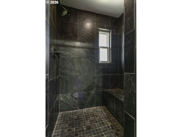 13725 Ne FREMONT Ct, Portland, OR 97230