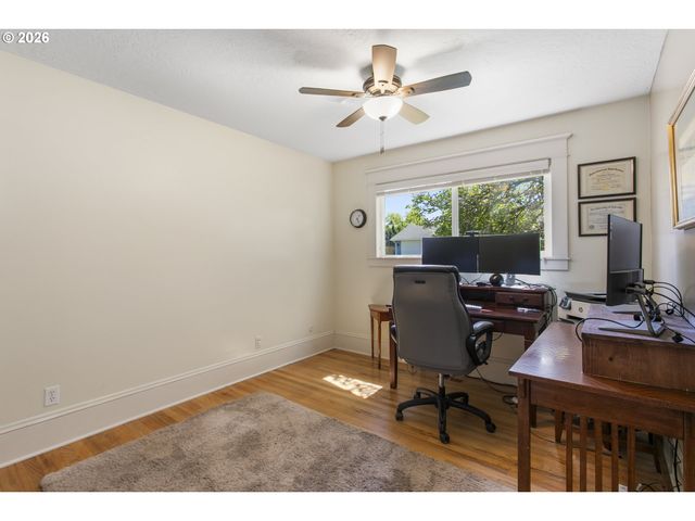 13725 Ne FREMONT Ct, Portland, OR 97230