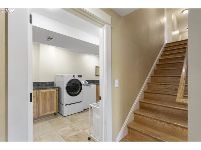 13725 Ne FREMONT Ct, Portland, OR 97230