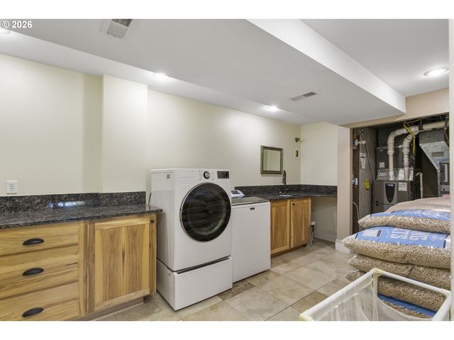 13725 Ne FREMONT Ct, Portland, OR 97230