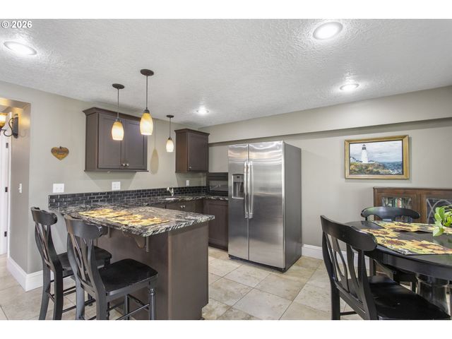 13725 Ne FREMONT Ct, Portland, OR 97230