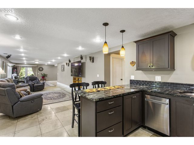 13725 Ne FREMONT Ct, Portland, OR 97230