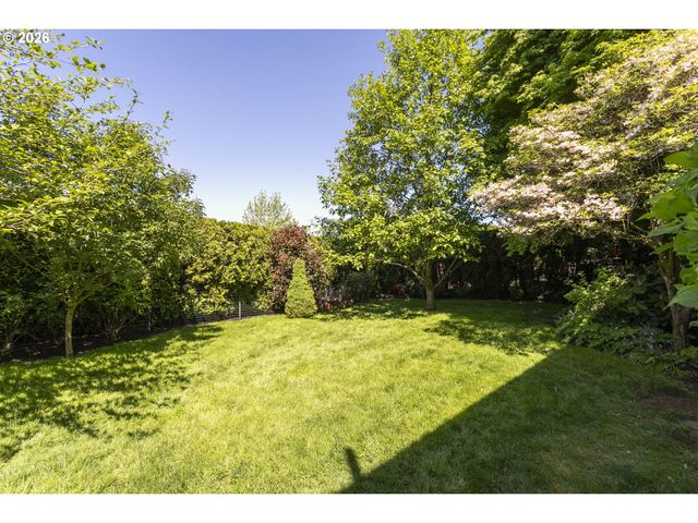 13725 Ne FREMONT Ct, Portland, OR 97230