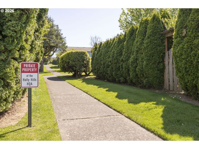 13725 Ne FREMONT Ct, Portland, OR 97230