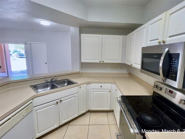 5506 METROWEST BOULEVARD 101, Orlando, FL 32811