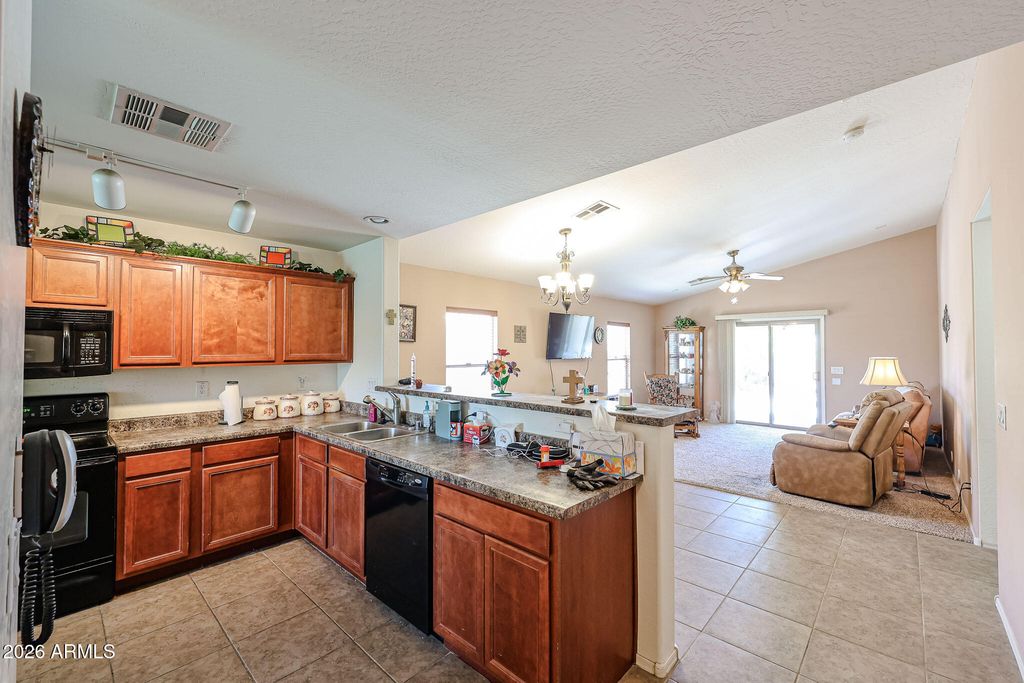 16600 W DESERT BLOOM Street, Goodyear, AZ 85338 — photo 2