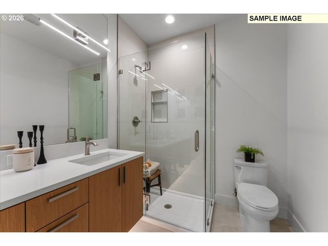 5041 Se King Rd B, Milwaukie, OR 97222