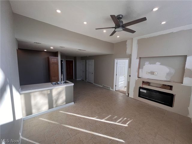 1000 2nd Street 204, Fairport Harbor, OH 44077