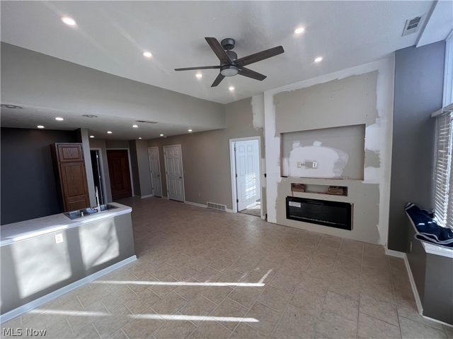 1000 2nd Street 204, Fairport Harbor, OH 44077