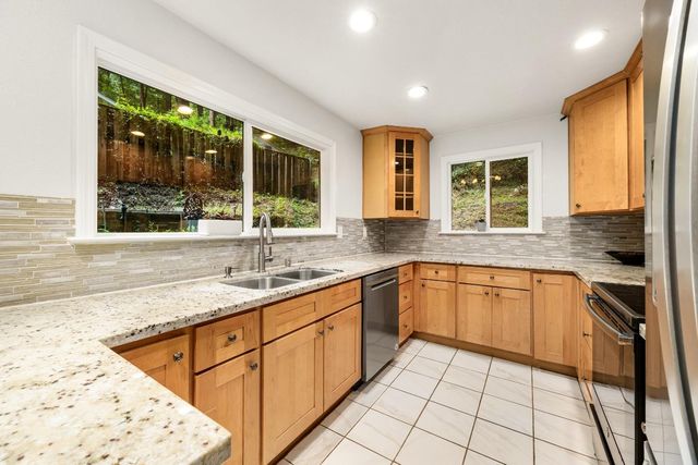 650 Lakeview Drive, Felton, CA 95018