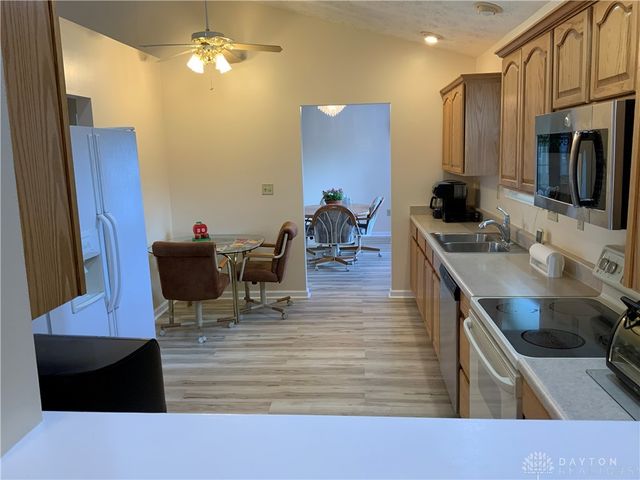 807 Plover Lane, Englewood, OH 45315