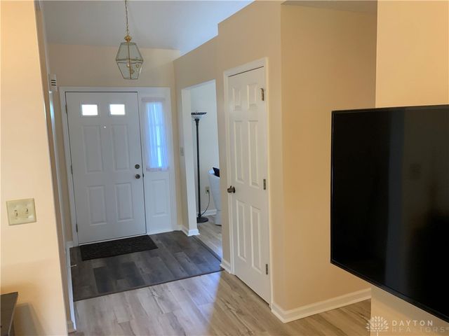 807 Plover Lane, Englewood, OH 45315