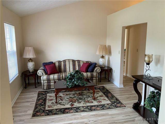 807 Plover Lane, Englewood, OH 45315