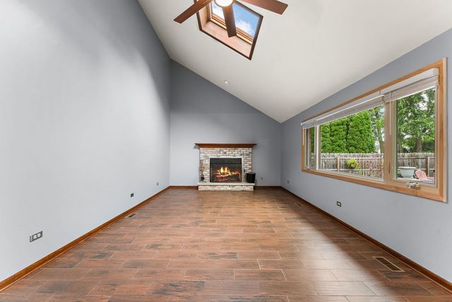 652 Naoma Drive, Crete, IL 60417