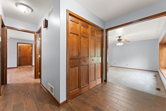 652 Naoma Drive, Crete, IL 60417