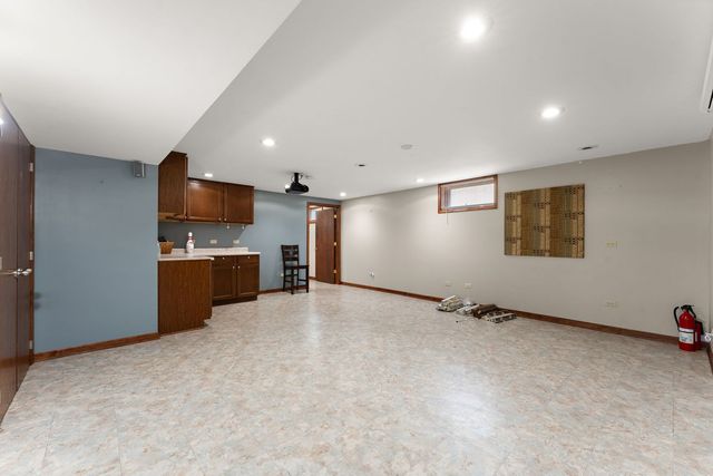 652 Naoma Drive, Crete, IL 60417