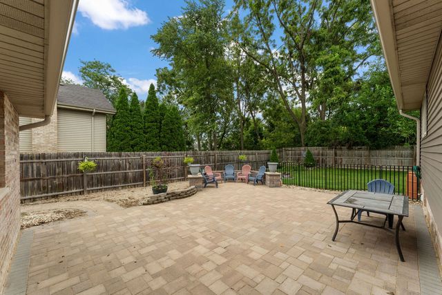 652 Naoma Drive, Crete, IL 60417