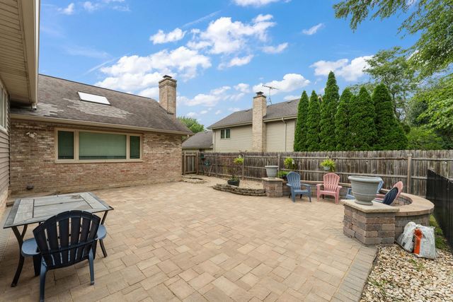 652 Naoma Drive, Crete, IL 60417