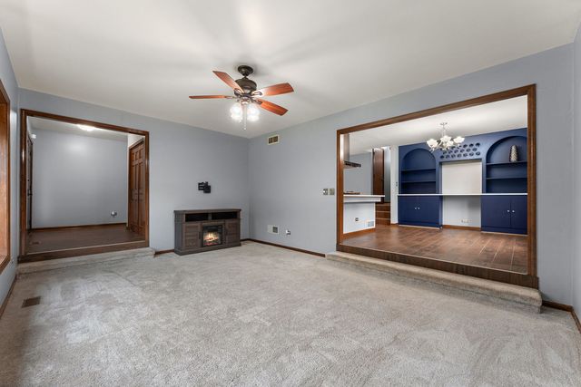 652 Naoma Drive, Crete, IL 60417